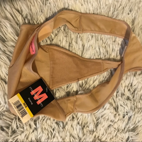 Maidenform No show Invisible Thong panty - Picture 4 of 5